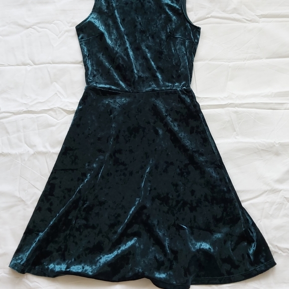 Dark green crushed velvt V-back dress; size 2/S - Picture 2 of 5